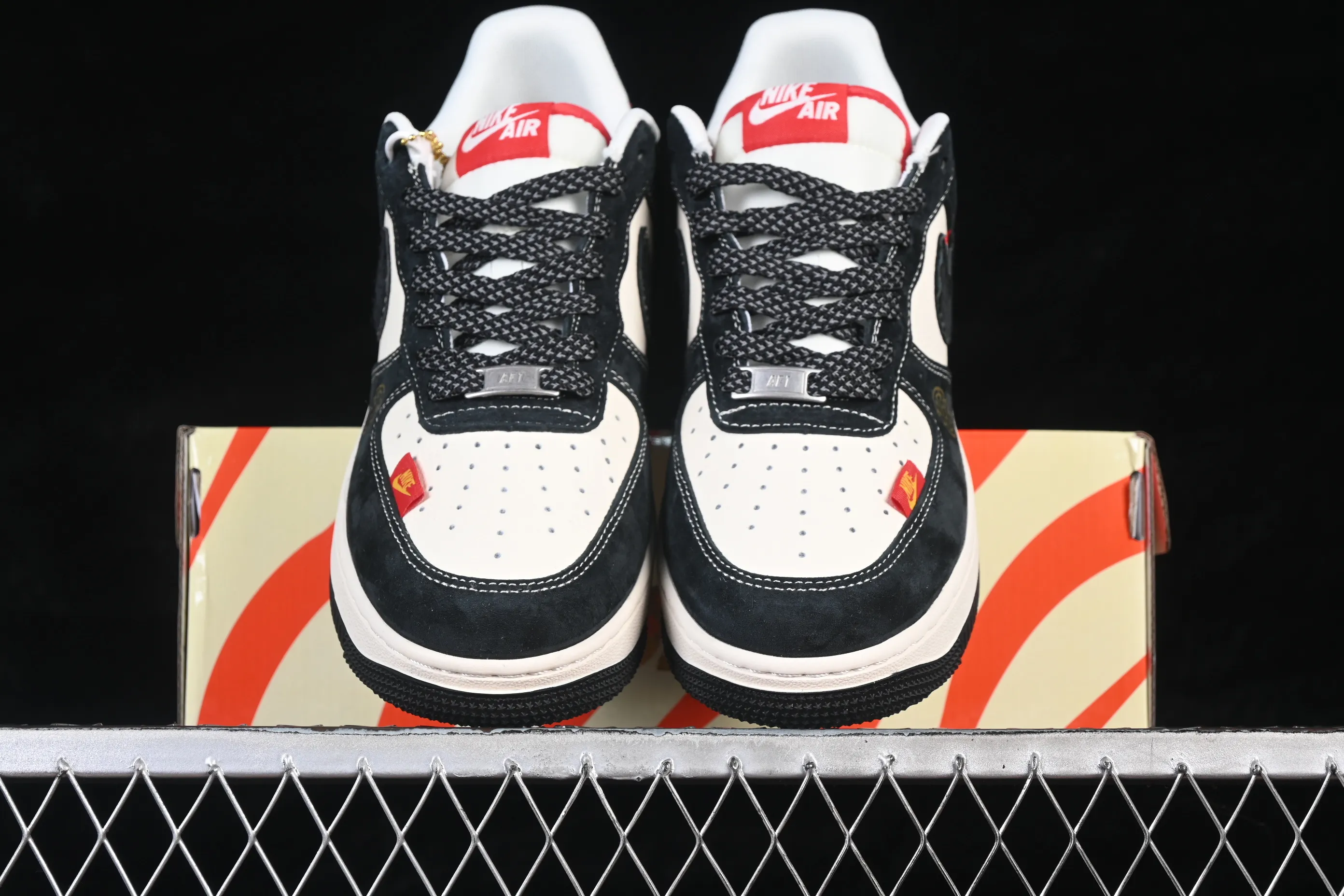 All categories Nk Air Force 1 Air Force series Nk Air Force 1 Low Air Force low-top Nike Air Force 1'07 Low black and white contrast Air Force 1 low-top casual sneakers HT5088-630